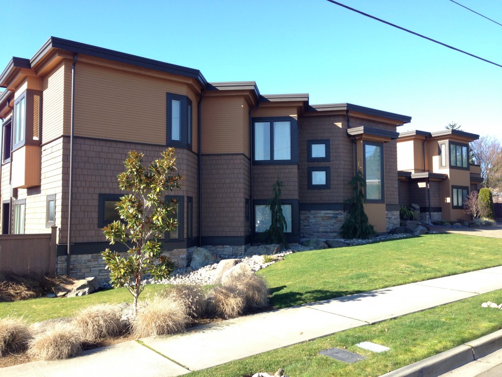Photo By Pacific Exteriors LLC. 