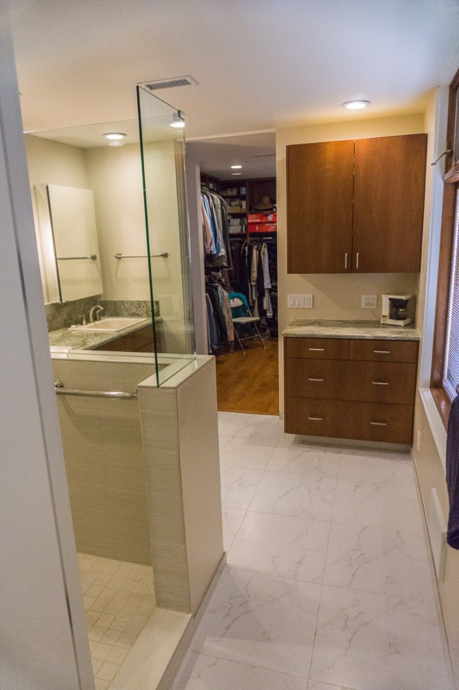 Photo By Danilo Nesovic, Designer Builder. Wood & Stone Modern Master Bath