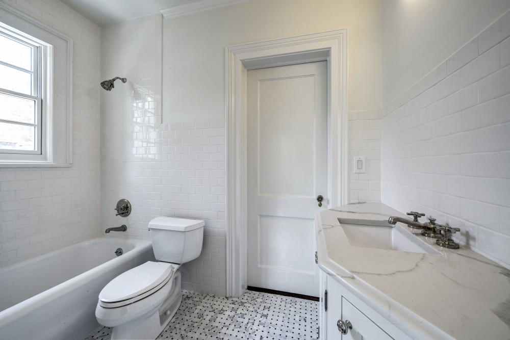 Photo By CastleHaven Construction. 