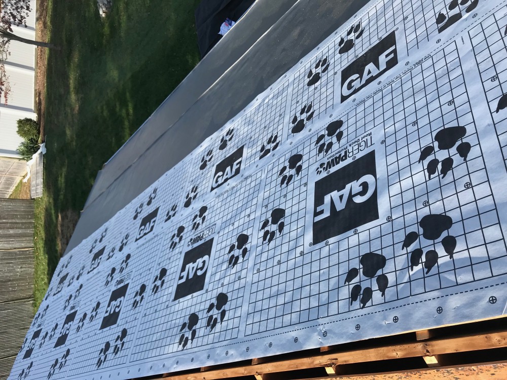 Photo By Advanced Roofing, Siding, & Windows. 