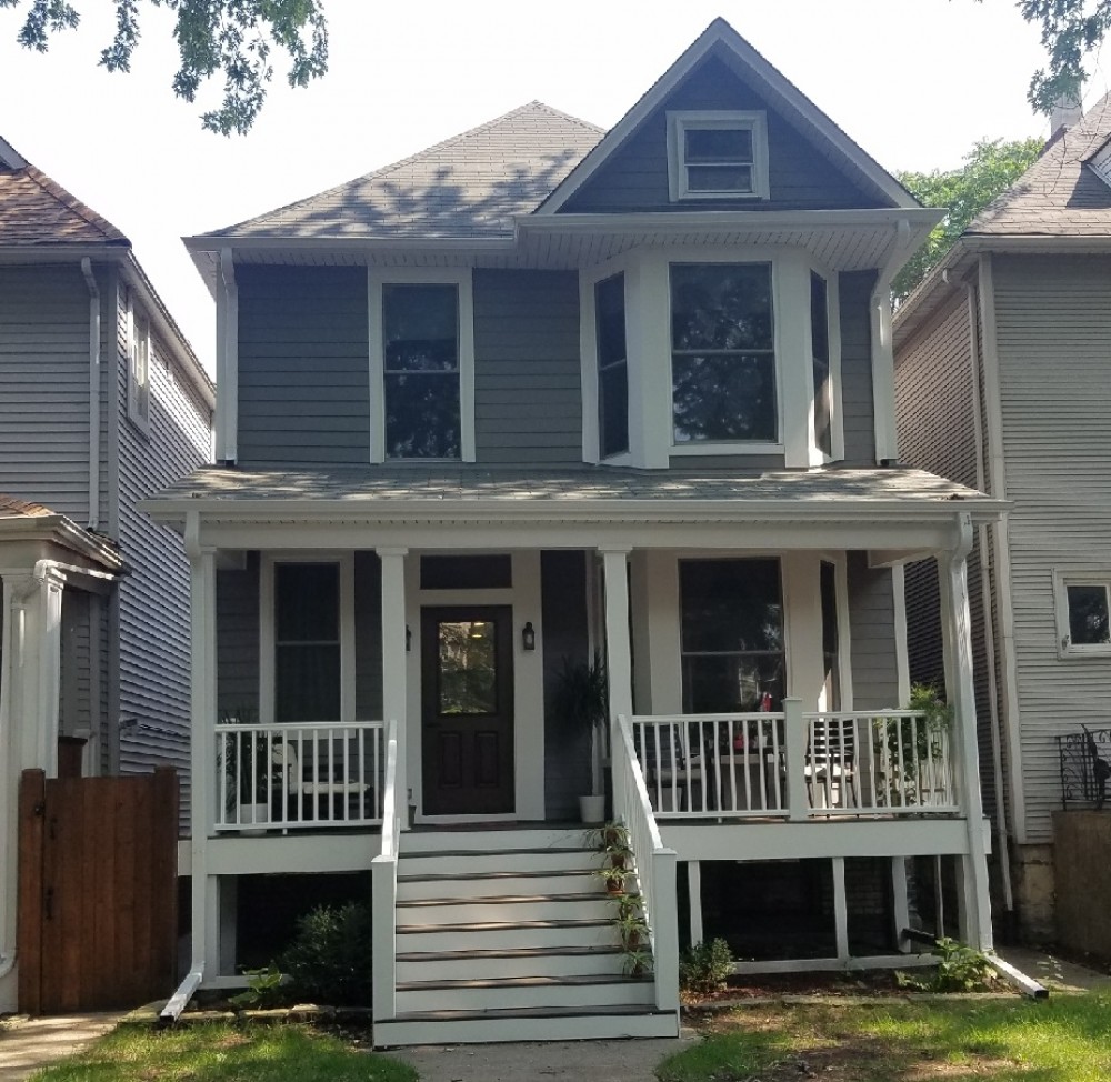 Photo By Chicagoland Builders. Hardie Siding - Cedarmill