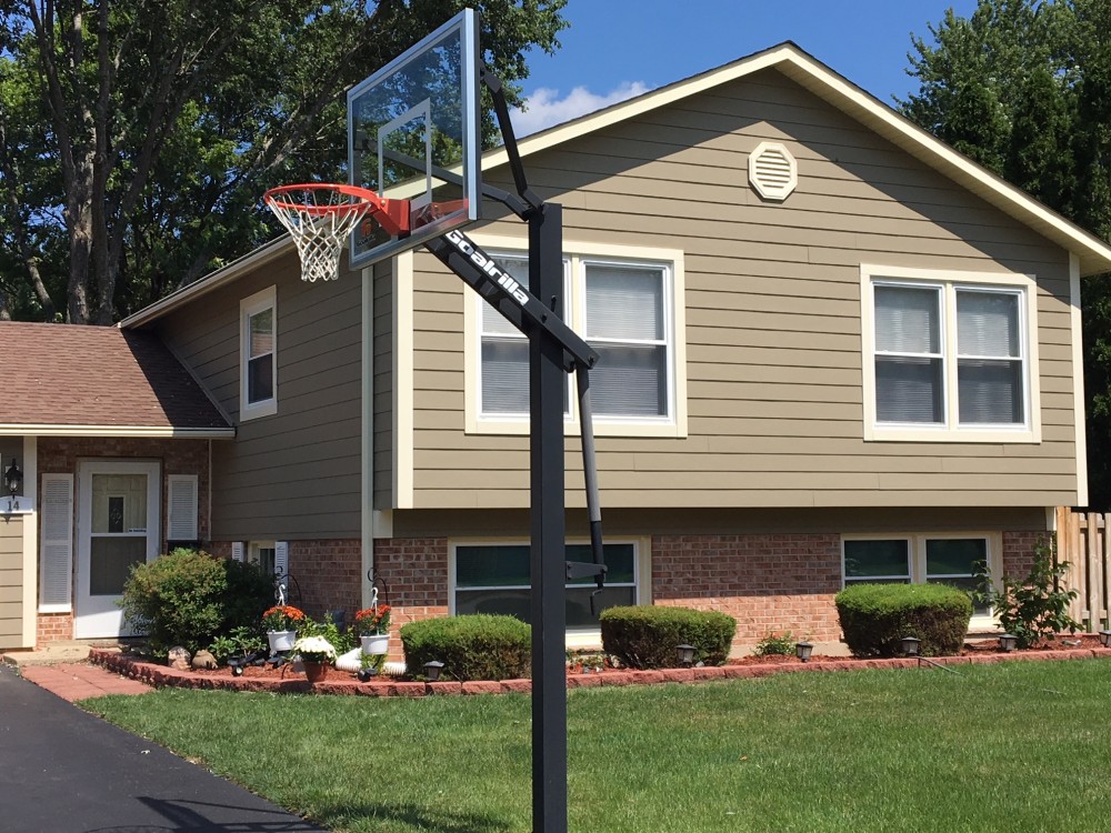 Photo By Chicagoland Builders. James Hardie