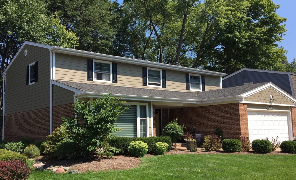 Photo By Chicagoland Builders. Hardie Siding