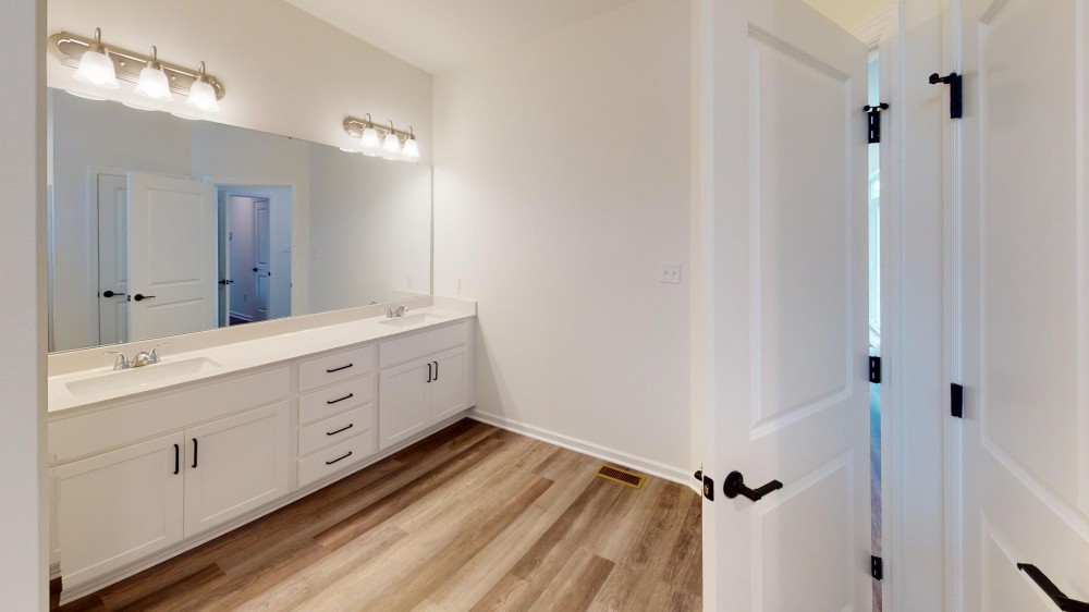 Photo By Scarmazzi Homes. Scarmazzi Homes