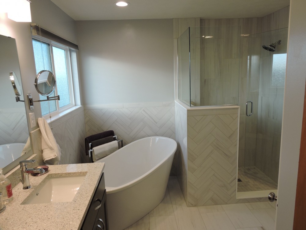 Photo By Willet Construction, Inc.. Bathrooms