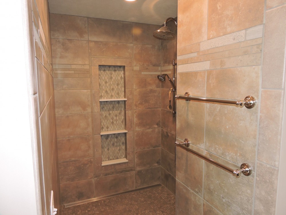 Photo By Willet Construction, Inc.. Bathrooms