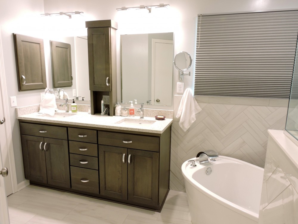 Photo By Willet Construction, Inc.. Bathrooms