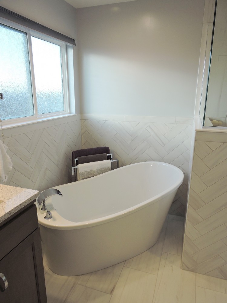 Photo By Willet Construction, Inc.. Master Bath