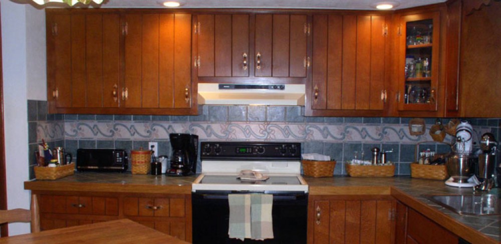 Photo By Your Remodeling Guys. Kitchen Refacing