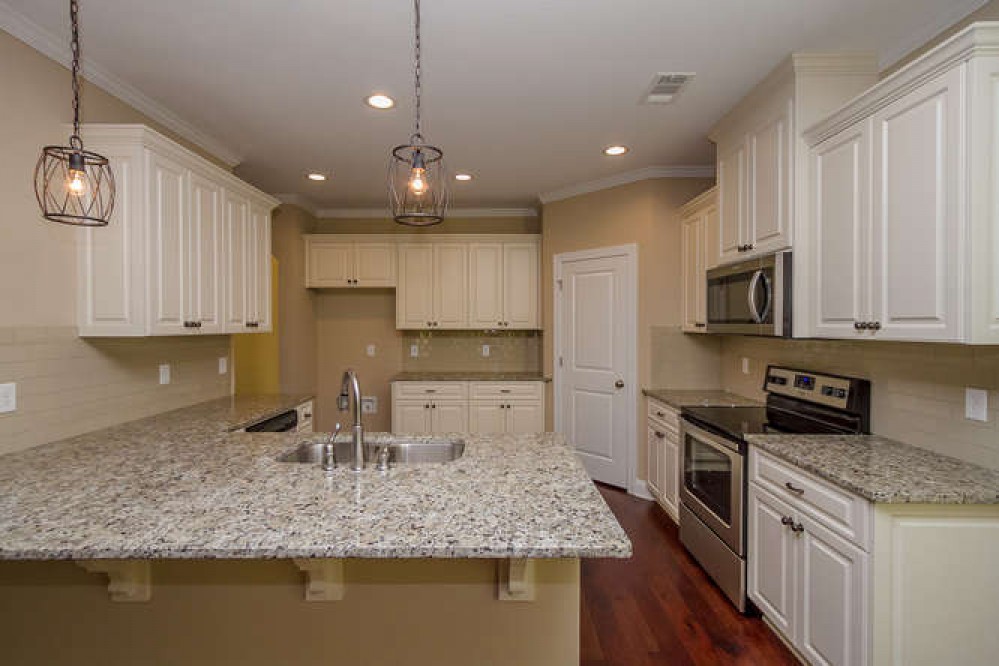 Photo By Ivey Residential. 