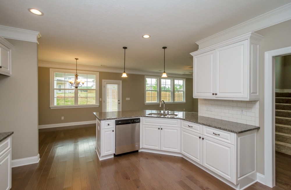 Photo By Ivey Residential. 