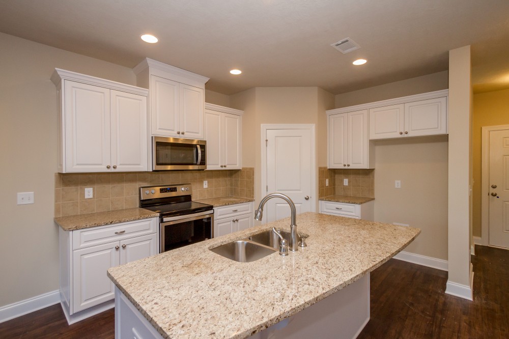 Photo By Ivey Residential. 