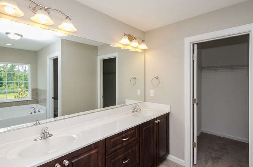 Photo By Ivey Residential. 
