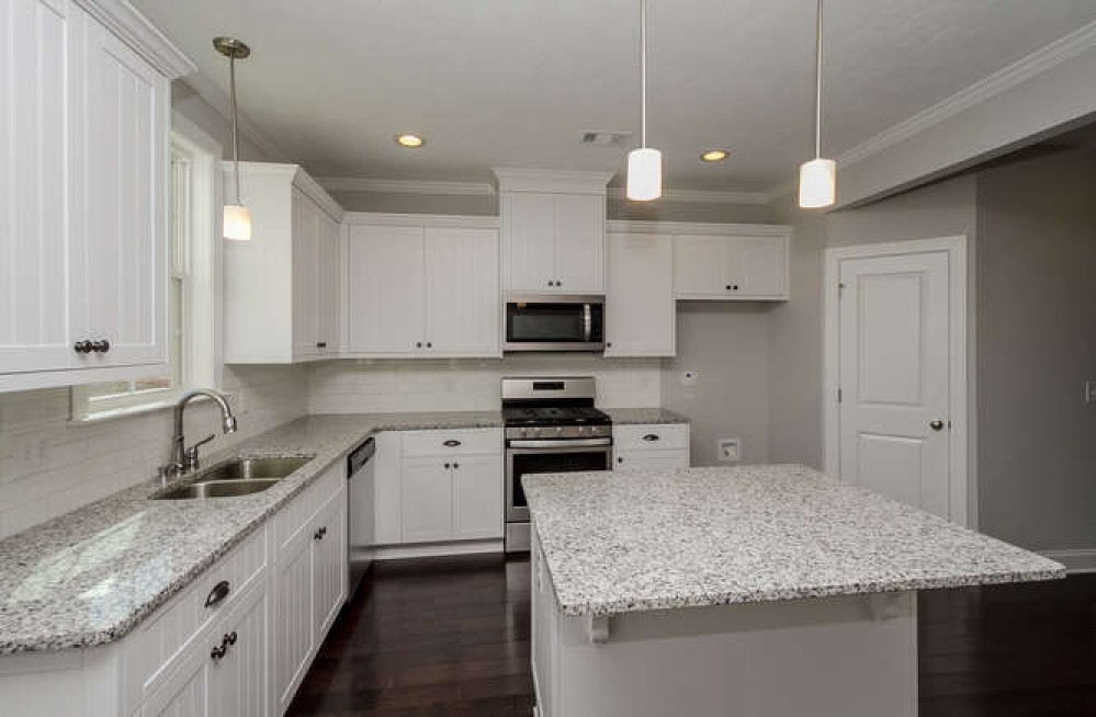 Photo By Ivey Residential. 