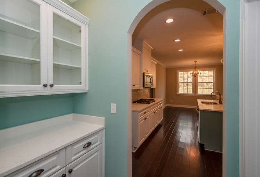 Photo By Ivey Residential. 