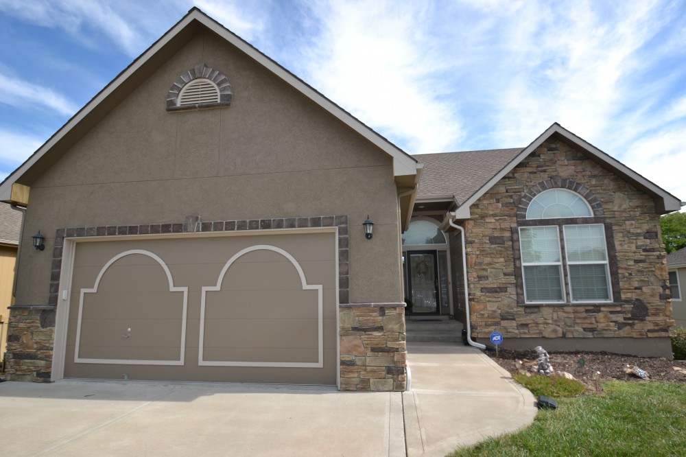 Photo By Johnson County Siding & Window Co.. Acrylic Stucco Siding Installation In Kansas City By Johnson County Siding & Window Co., Inc.