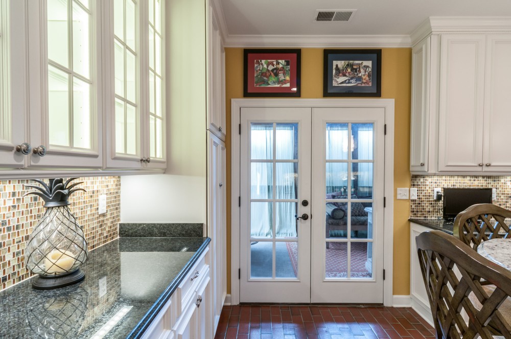 Photo By The Dave Moore Companies. East Memphis Kitchen