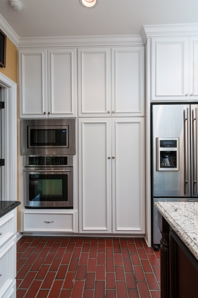 Photo By The Dave Moore Companies. East Memphis Kitchen