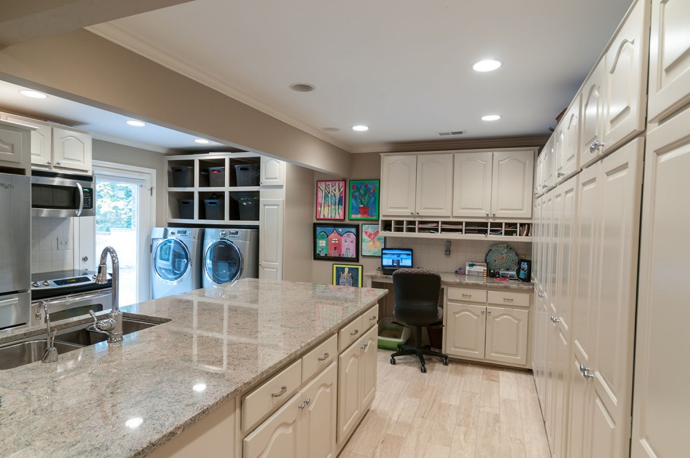 Photo By The Dave Moore Companies. East Memphis Kitchen