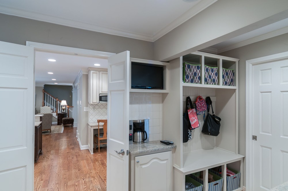 Photo By The Dave Moore Companies. East Memphis Kitchen