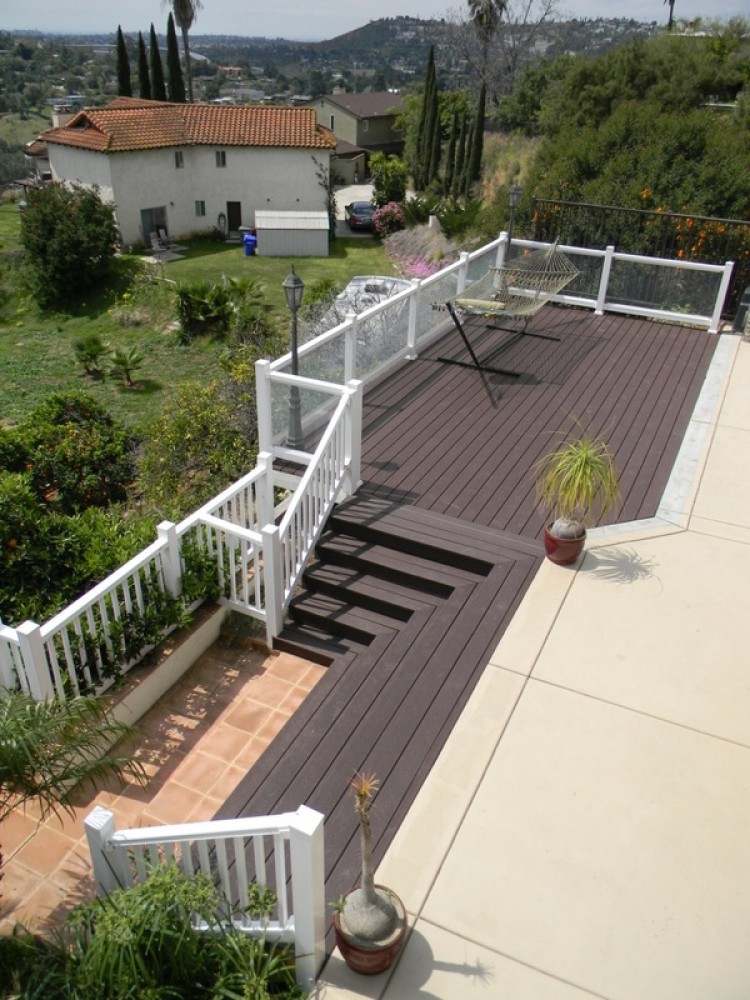 Photo By ProDeck Construction. 
