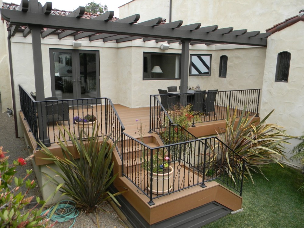 Photo By ProDeck Construction. 