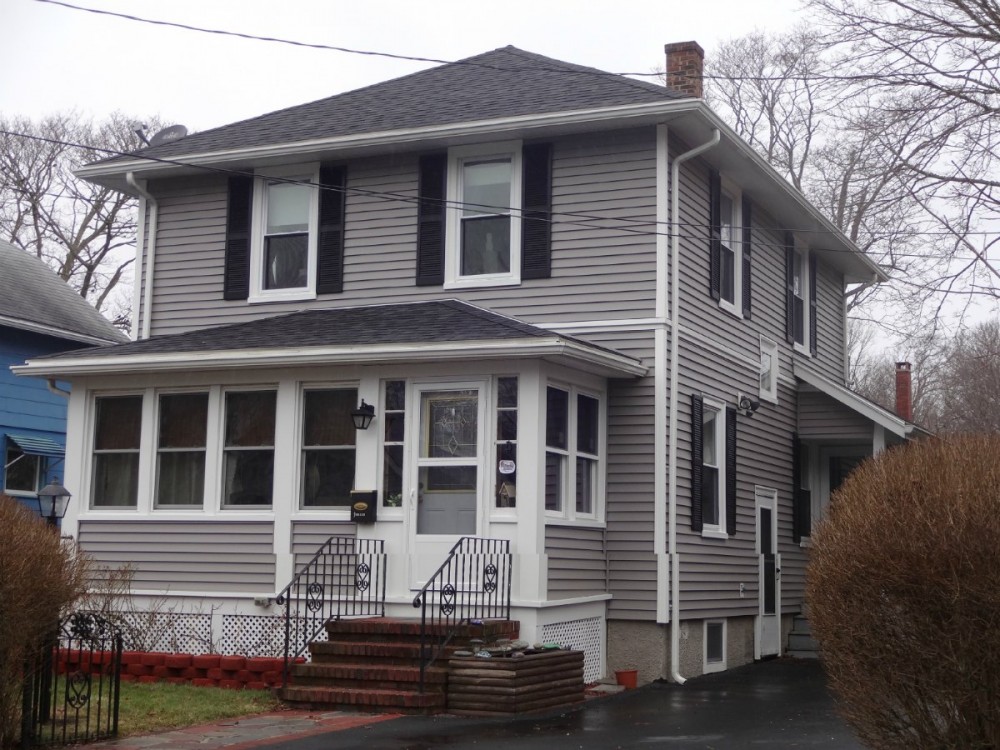 Photo By Care Free Homes Inc.. Mastic Carvedwood 44 Vinyl Siding