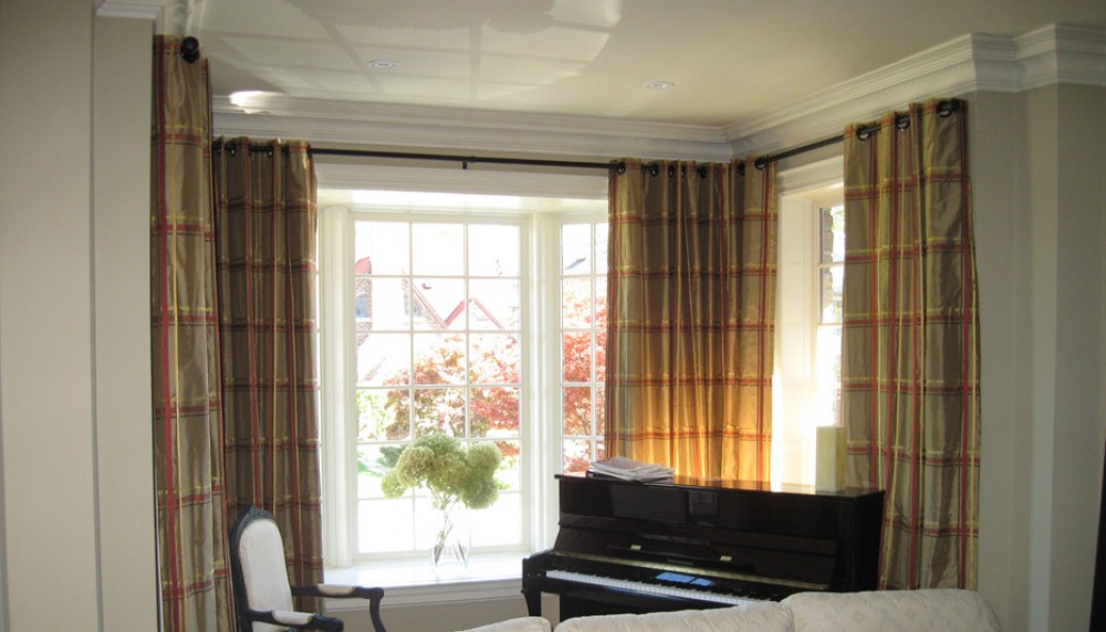 Photo By Nicole Draperies. Living Room