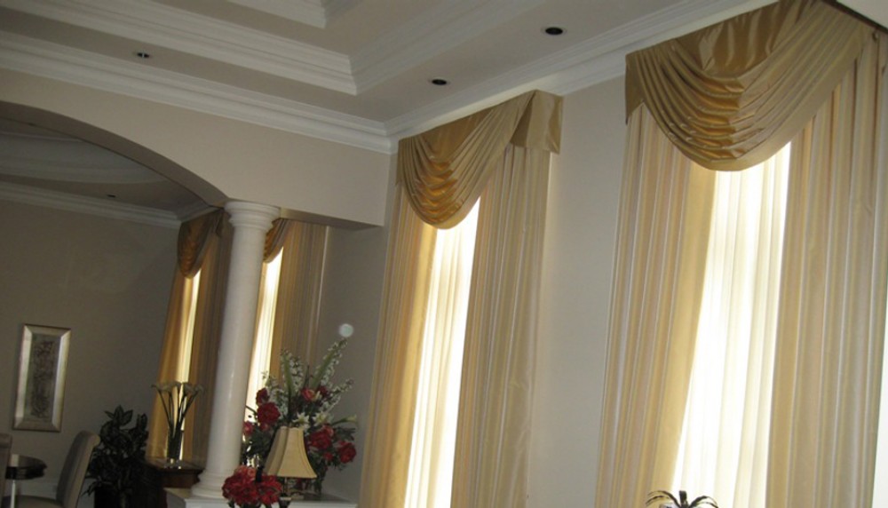 Photo By Nicole Draperies. Living Room