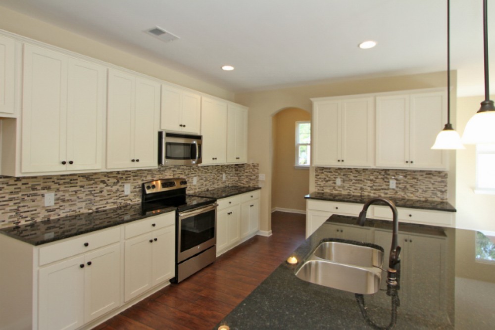 Photo By Hunter Quinn Homes, LLC. 