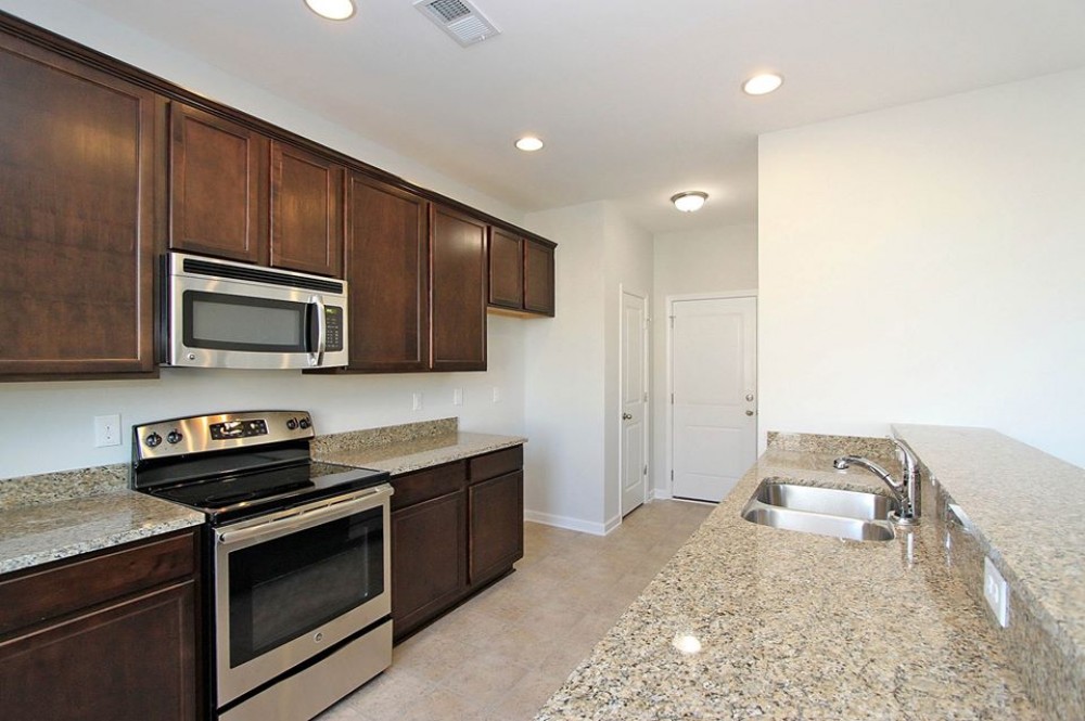 Photo By Hunter Quinn Homes, LLC. 