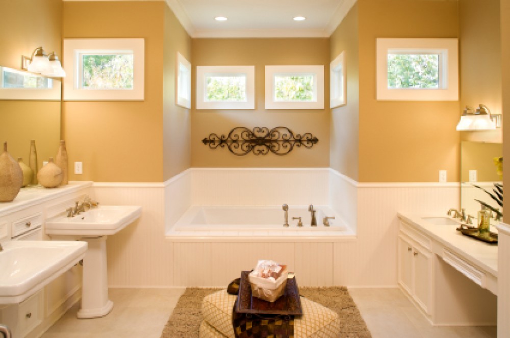 Photo By Kharmont Design And Build. Bathroom