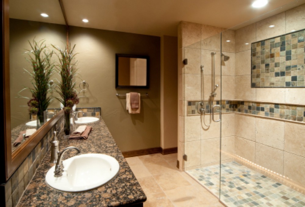 Photo By Kharmont Design And Build. Bathroom