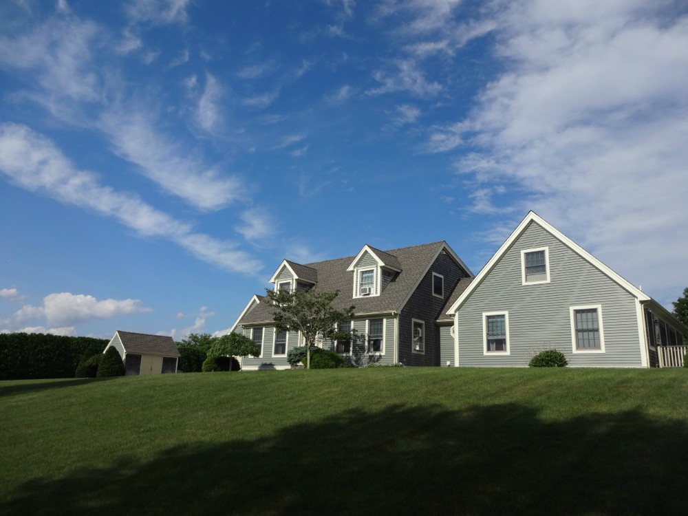 Photo By Care Free Homes Inc.. Dartmouth, MA Siding & Roof Project