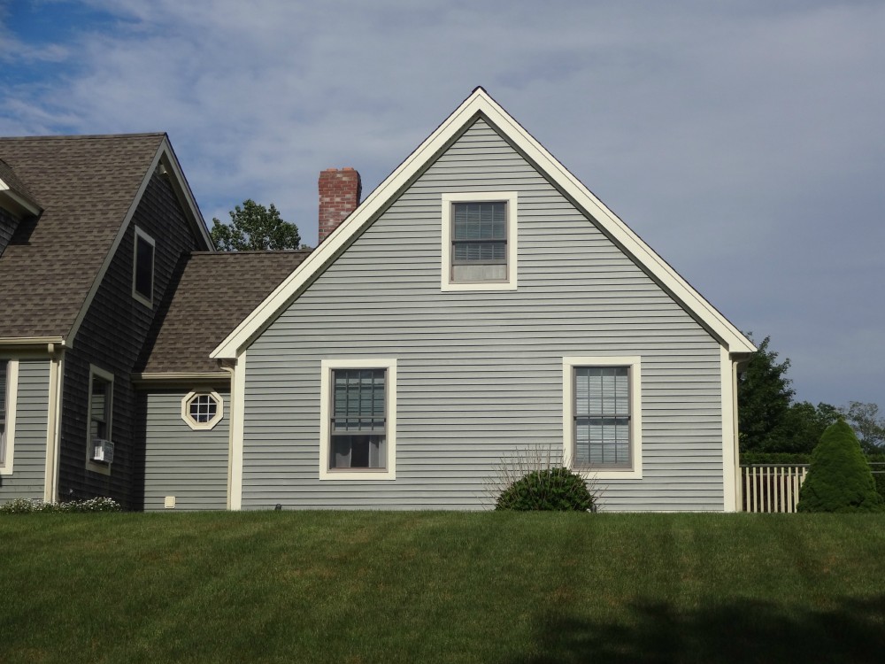Photo By Care Free Homes Inc.. Dartmouth, MA Siding & Roof Project