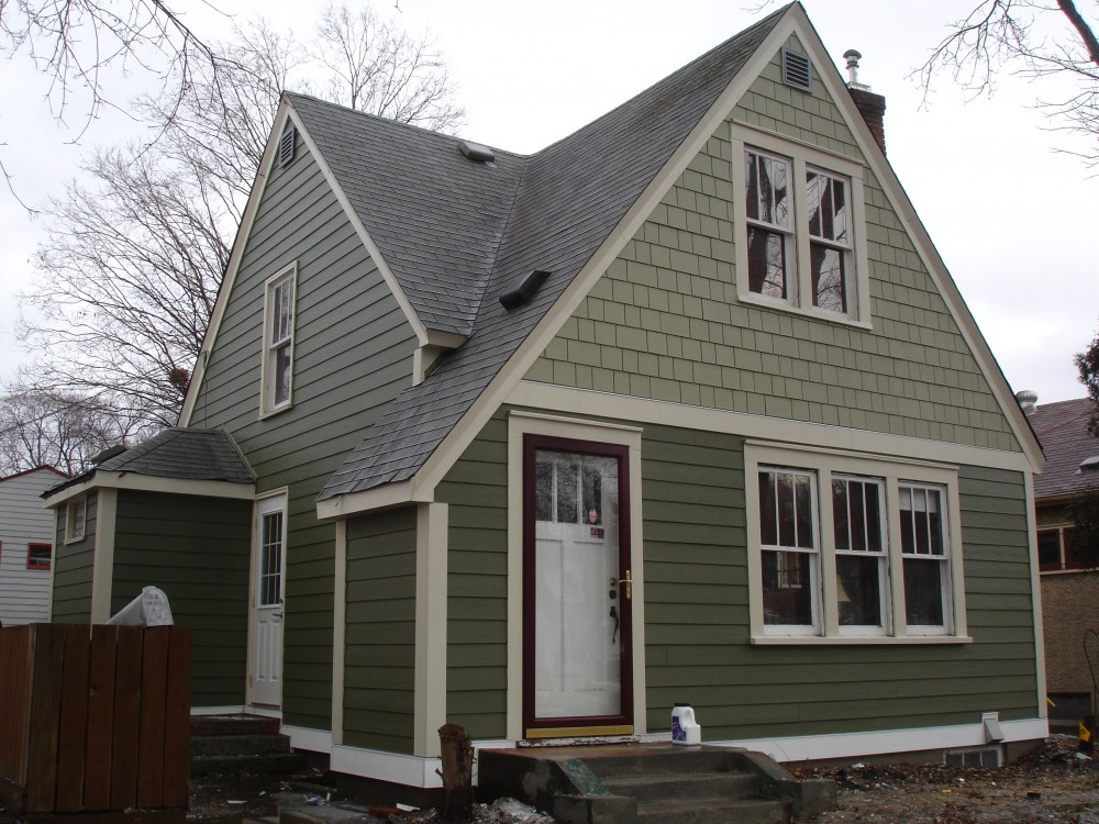 Photo By Craftsman's Choice. James Hardie Siding