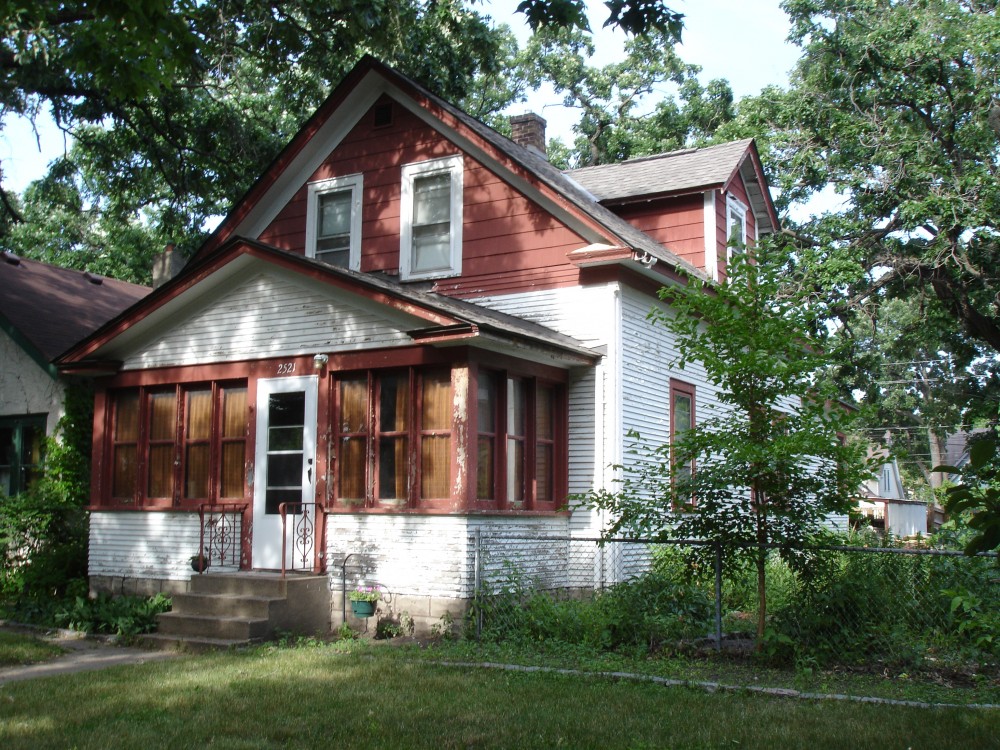 Photo By Craftsman's Choice. James Hardie Siding