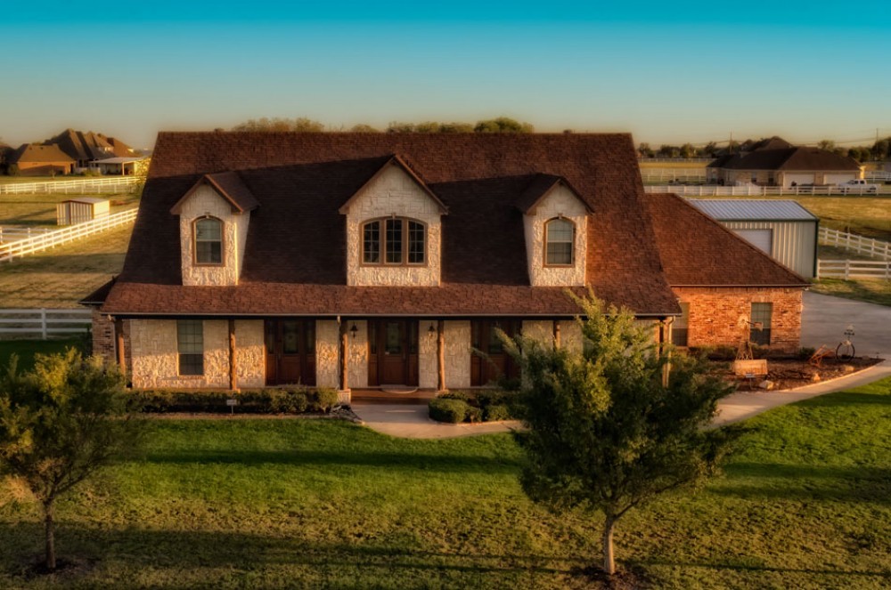 Photo By D.R. Moss Quality Custom Homes. D.R. Moss Quality Custom Homes