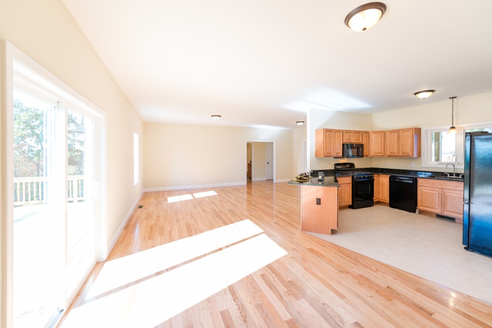 Photo By JAMBCO Construction. Contemporary Ranch