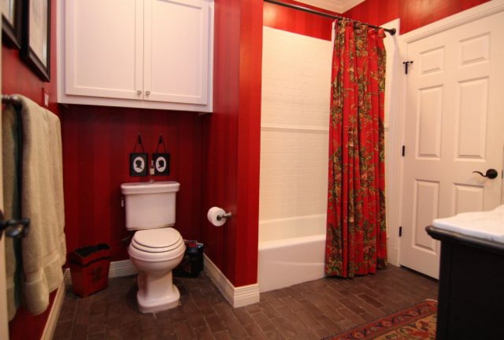 Photo By On Time Baths + Kitchens. Camp Mabry - Hall Bath
