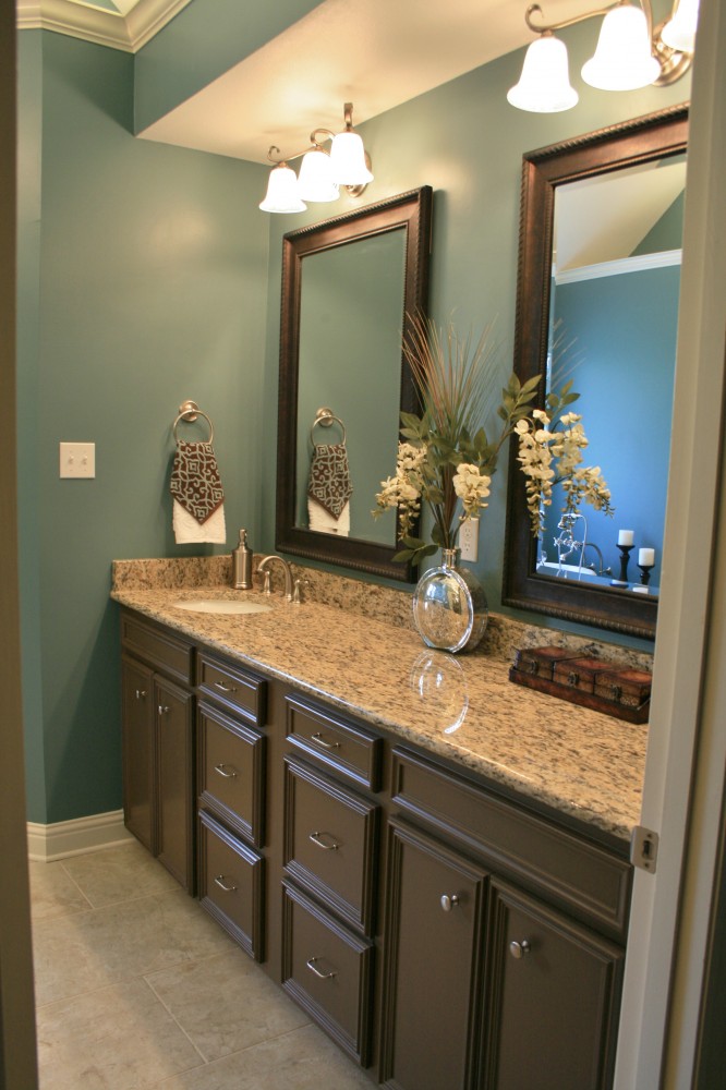 Photo By Ashley's Building And Construction, LLC. Hum Drum To Hubba Hubba