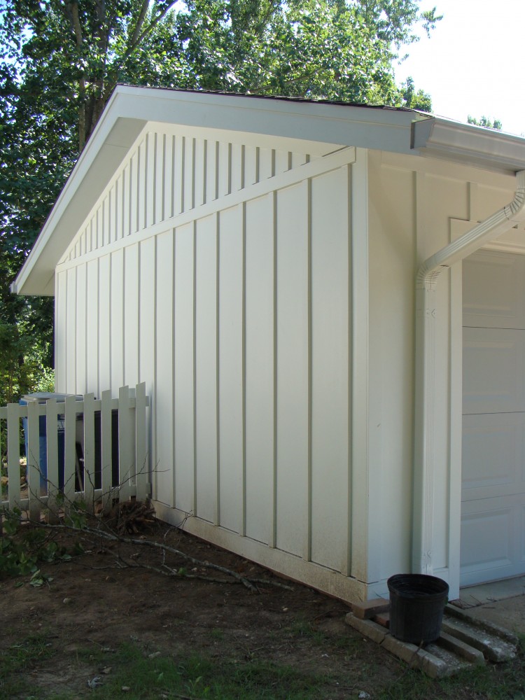 Photo By STL Siding Pros. Arctic White James Hardie Siding 