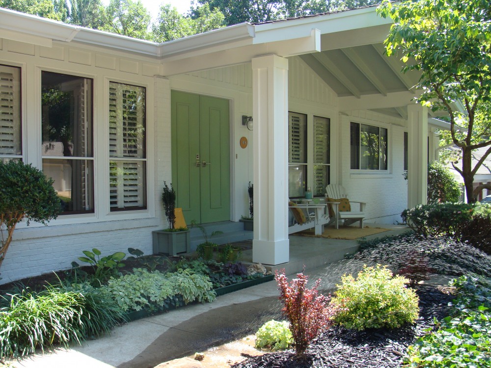 Photo By STL Siding Pros. Arctic White James Hardie Siding 