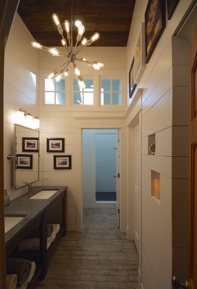 Photo By Ed Saloga Design Build. 